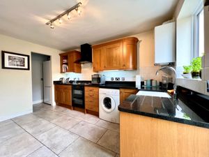 Kitchen Breakfast- click for photo gallery